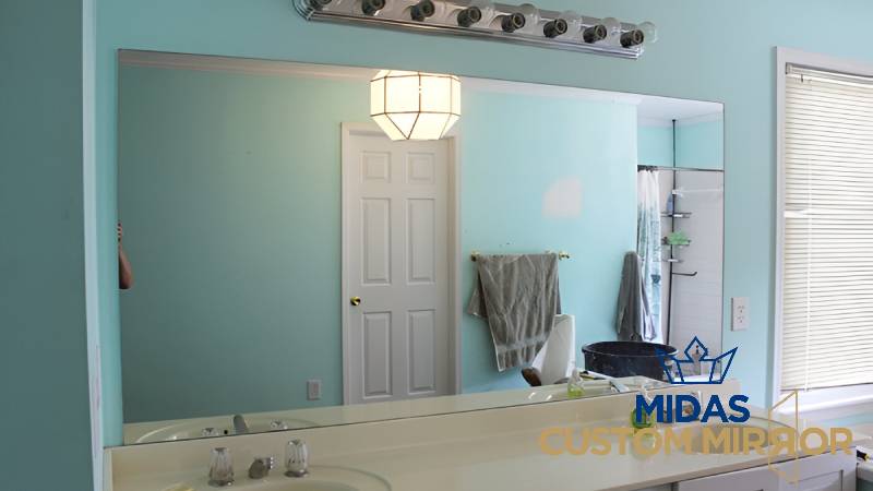 featured-who-benefits-most-from-custom-bathroom-mirrors-midas-custom-mirror-singapore