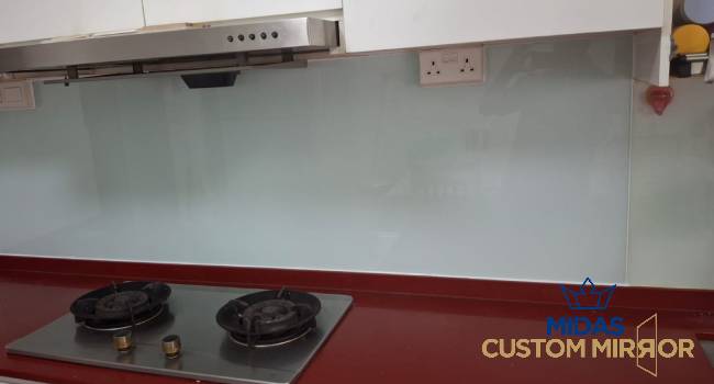 glass-backsplash-installation-services-midas-custom-mirror-singapore-hdb-bishan
