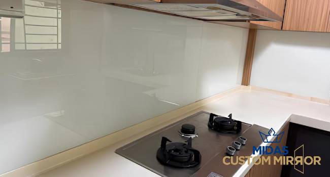 glass-backsplash-installation-services-midas-custom-mirror-singapore-hdb-east-coast-1
