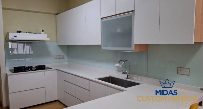 glass-backsplash-installation-services-midas-custom-mirror-singapore-condo-orchard-1